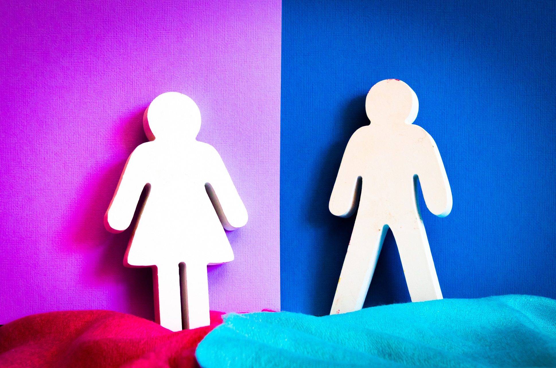 pink and blue people icons