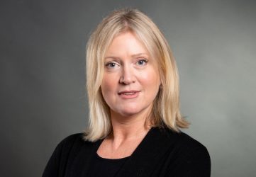 Sarah Evans, family law barrister – offering child-focused legal services and family law support.